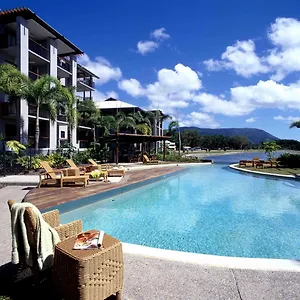 Blue Lagoon **** Trinity Beach